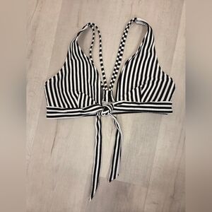 Cupshe Monochrome Striped Bikini Top